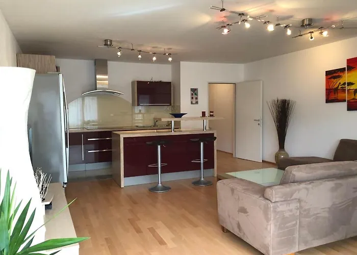 Bright Apartment With A Free Parking Garage @ Wienerberg