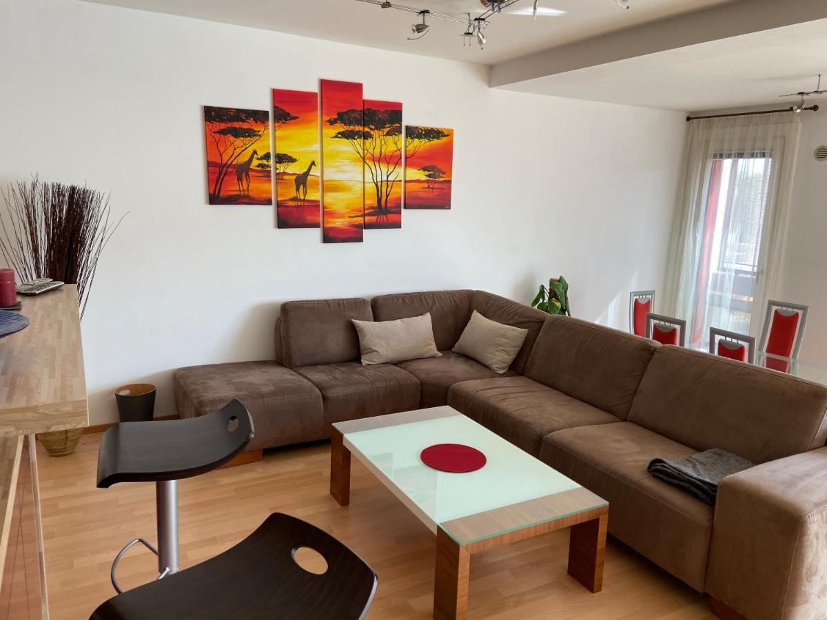 Bright With A Free Parking Garage @ Wienerberg Viena