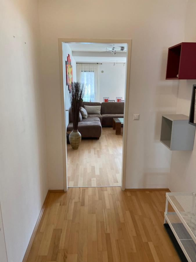 Bright With A Free Parking Garage @ Wienerberg Apartamento *