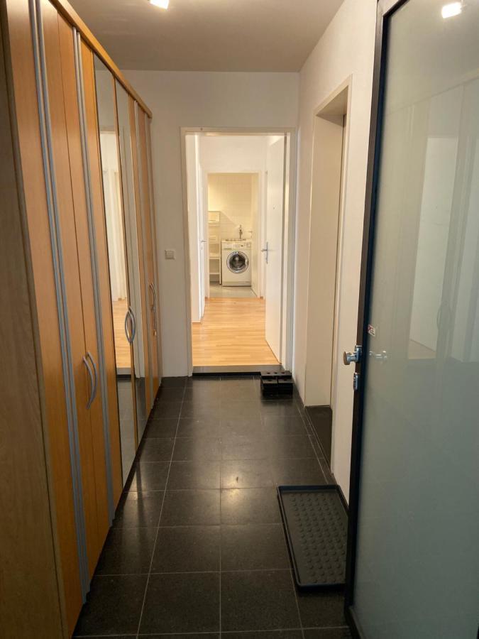 Bright With A Free Parking Garage @ Wienerberg Apartamento Viena